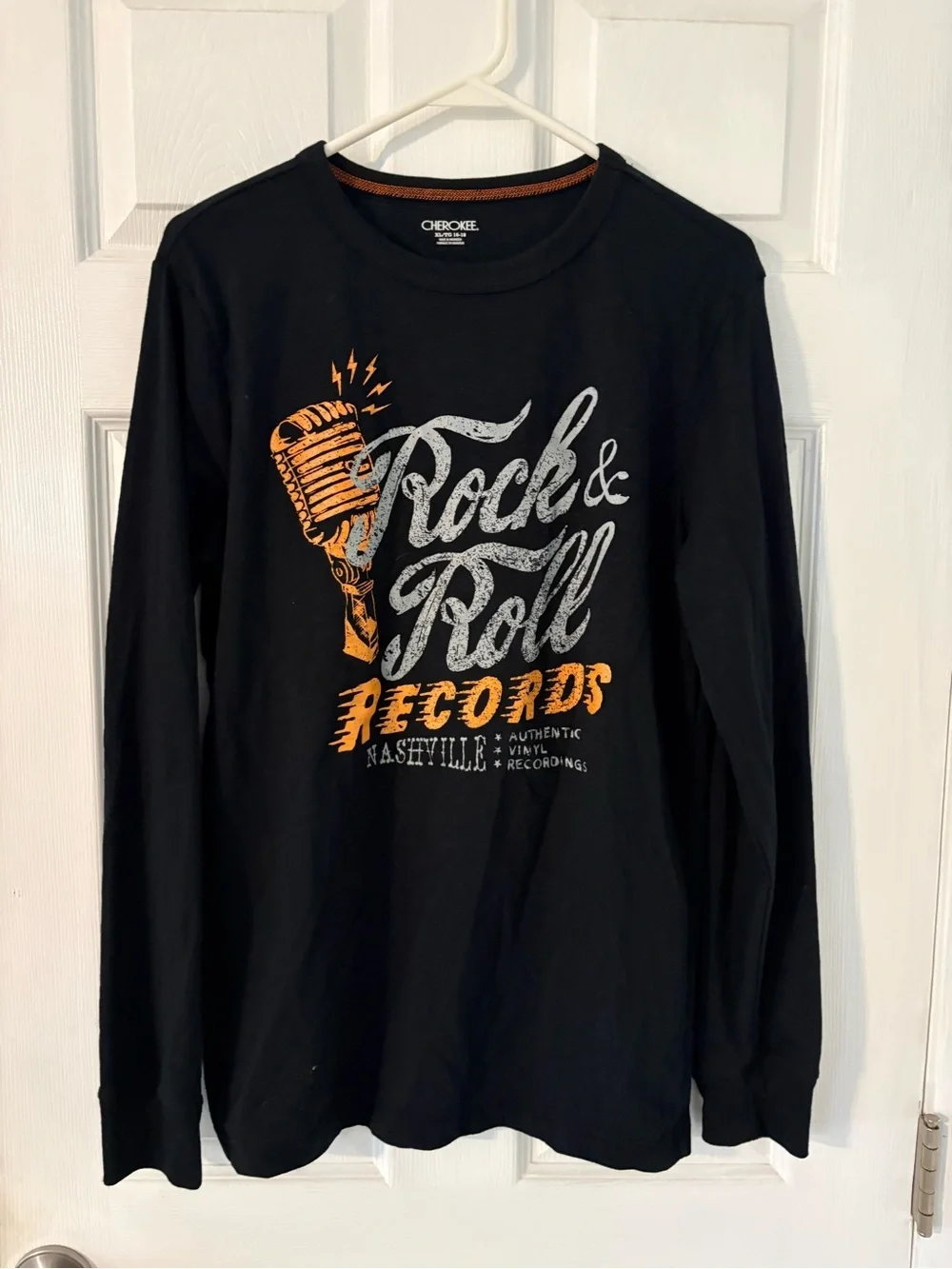 Rock & Roll Records Nashville Graphic Long Sleeve Tee Black Youth XL 16-18